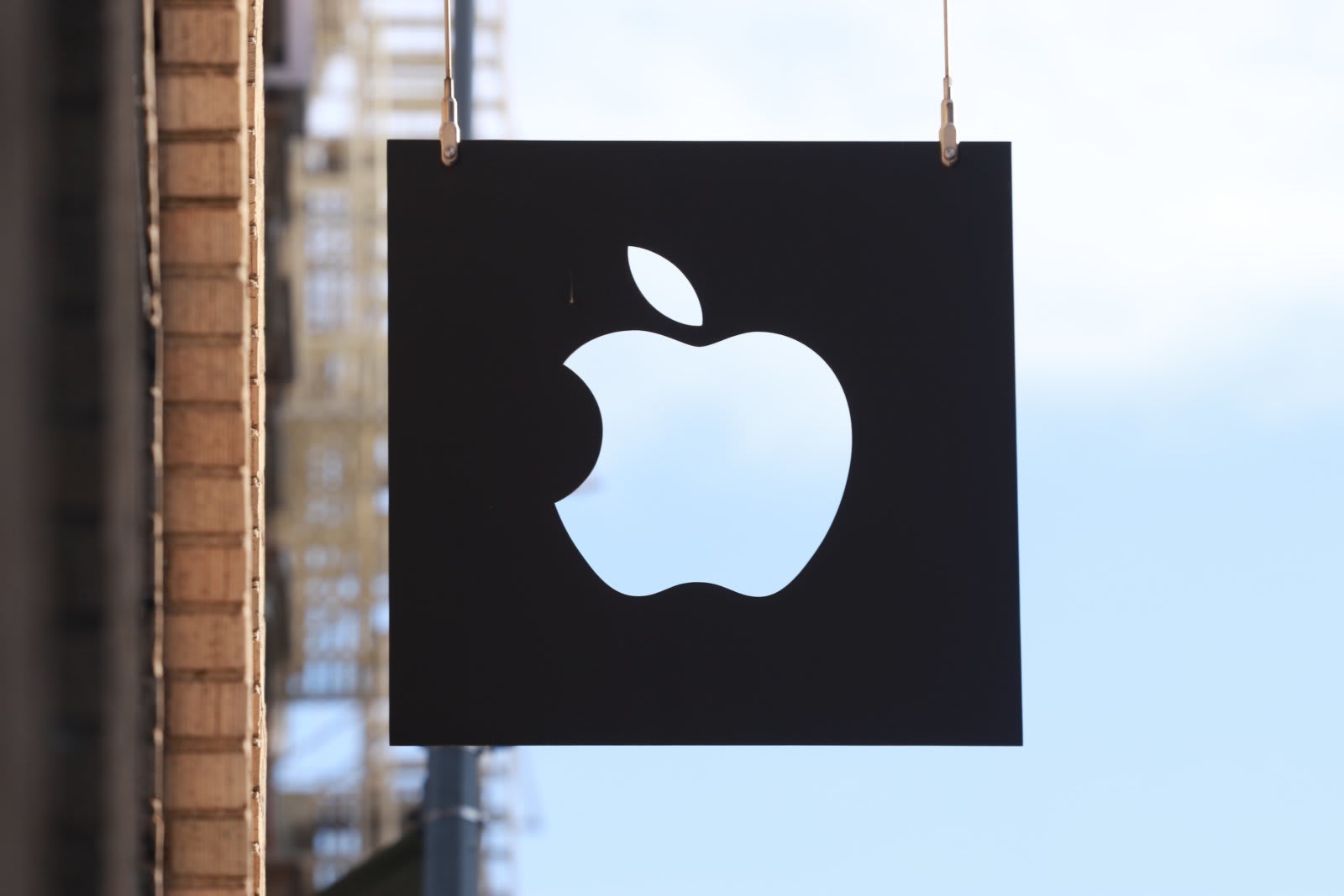 Apple Set To Become First US Trillion Dollar Company