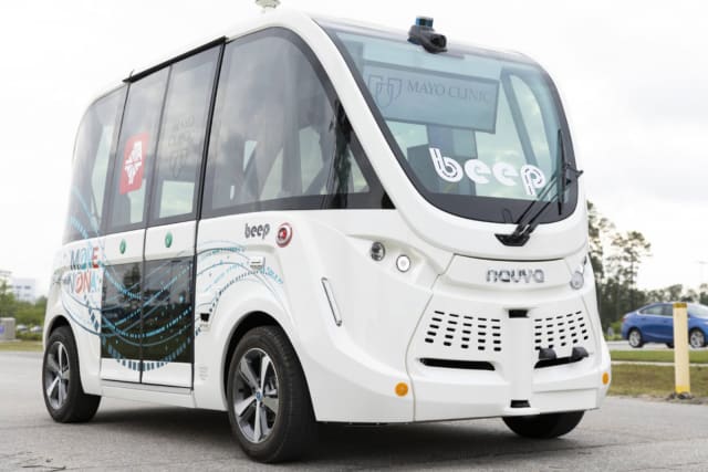 Self-driving shuttle carrying COVID-19 tests at Mayo Clinic in Florida