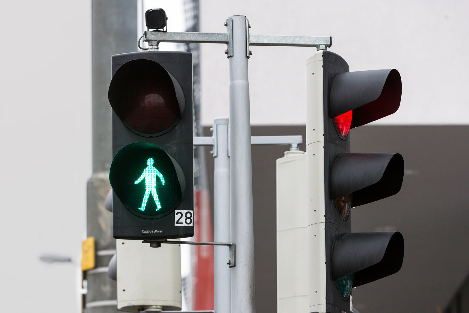 横断したい歩行者を認識するカメラ搭載信号システム オーストリアで開発 Engadget 日本版