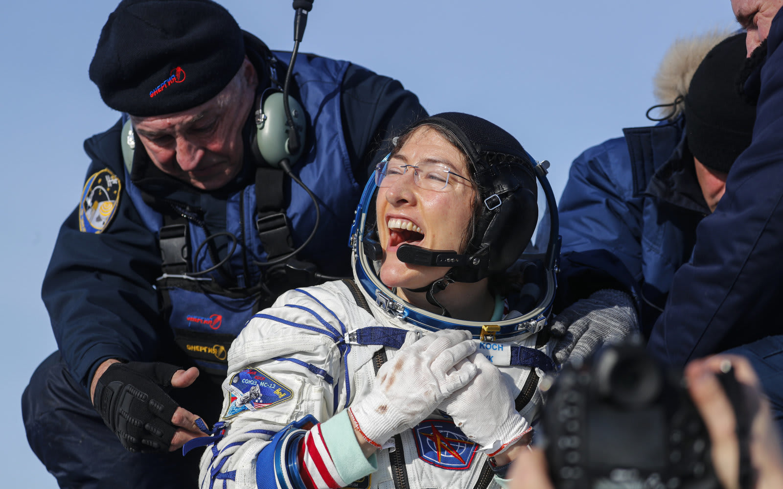 女性最長 328日連続宇宙滞在の飛行士がissから帰還 初の女性のみの船外活動でも活躍 Engadget 日本版