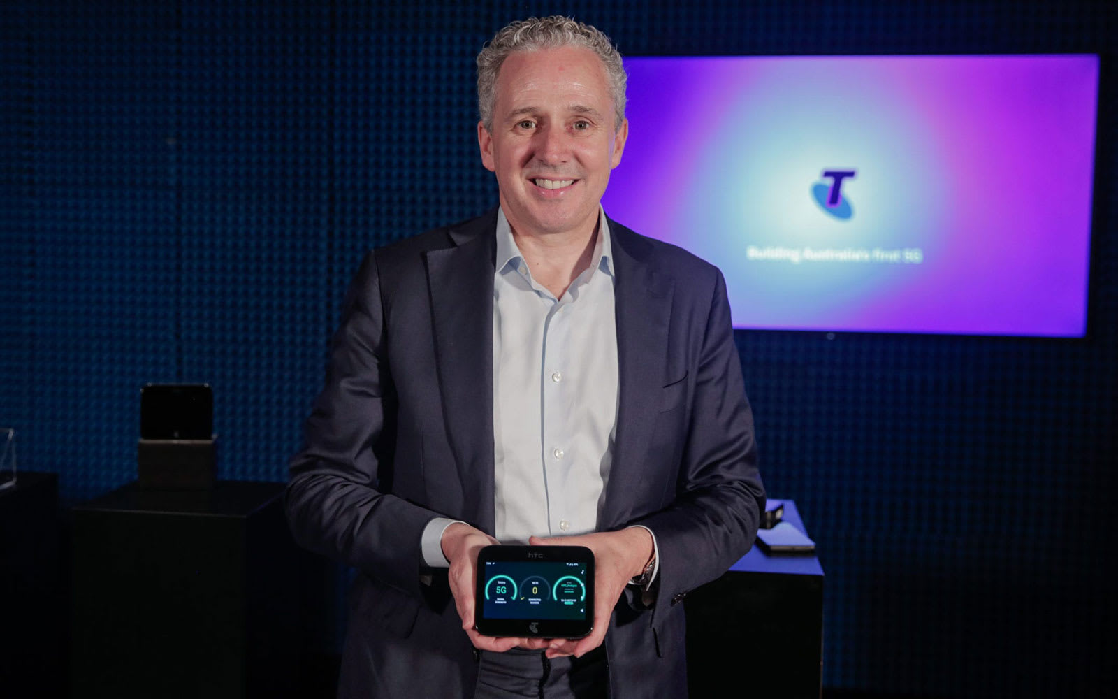 HTC 5G Hub for Telstra