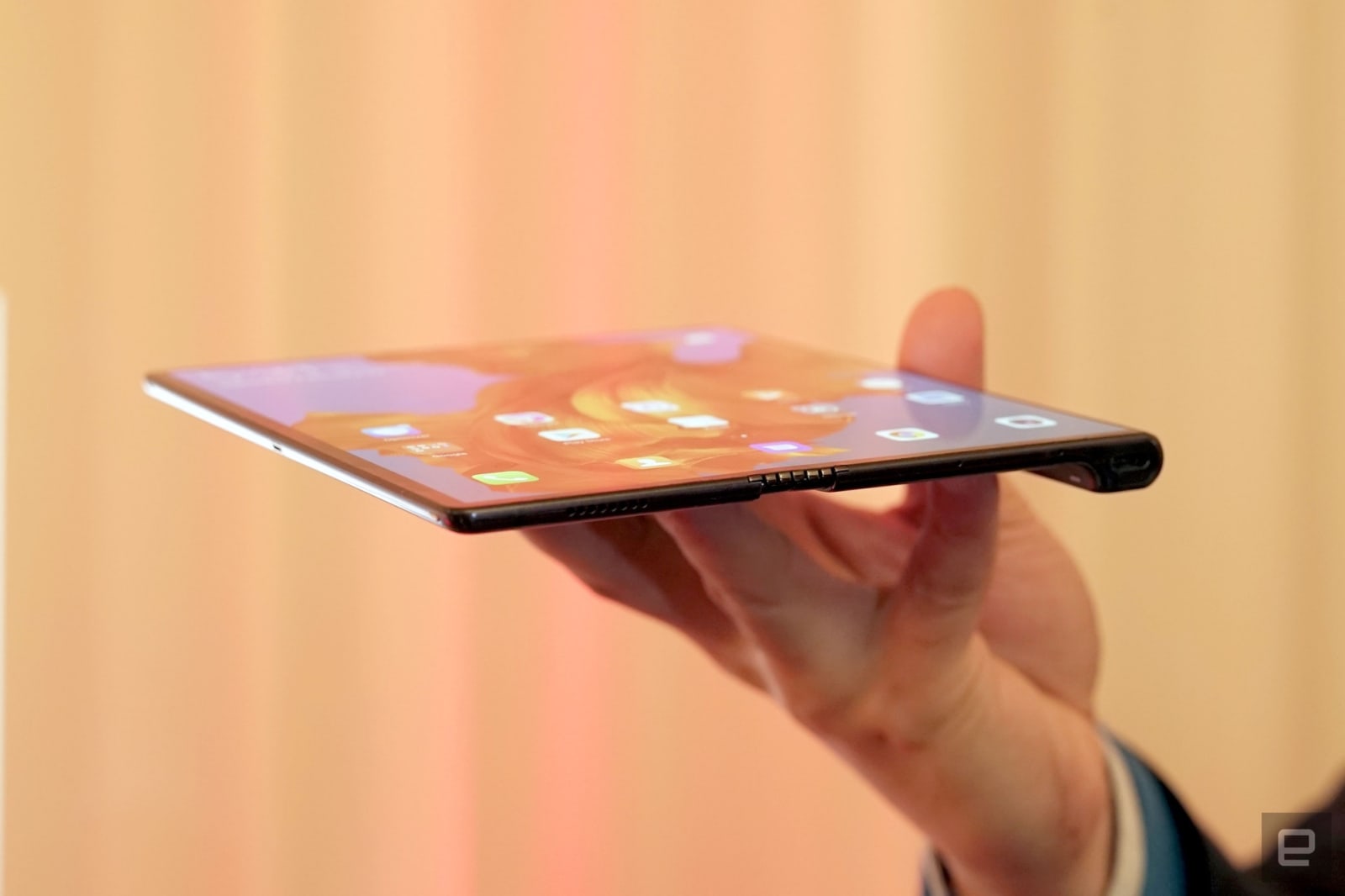Huawei Mate X first look