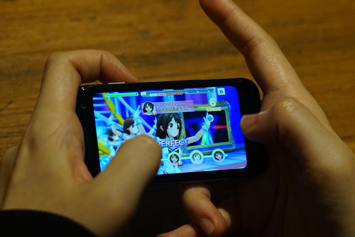 小型端末 Palm Phone で ゲームは快適に遊べるのか Engadget 日本版