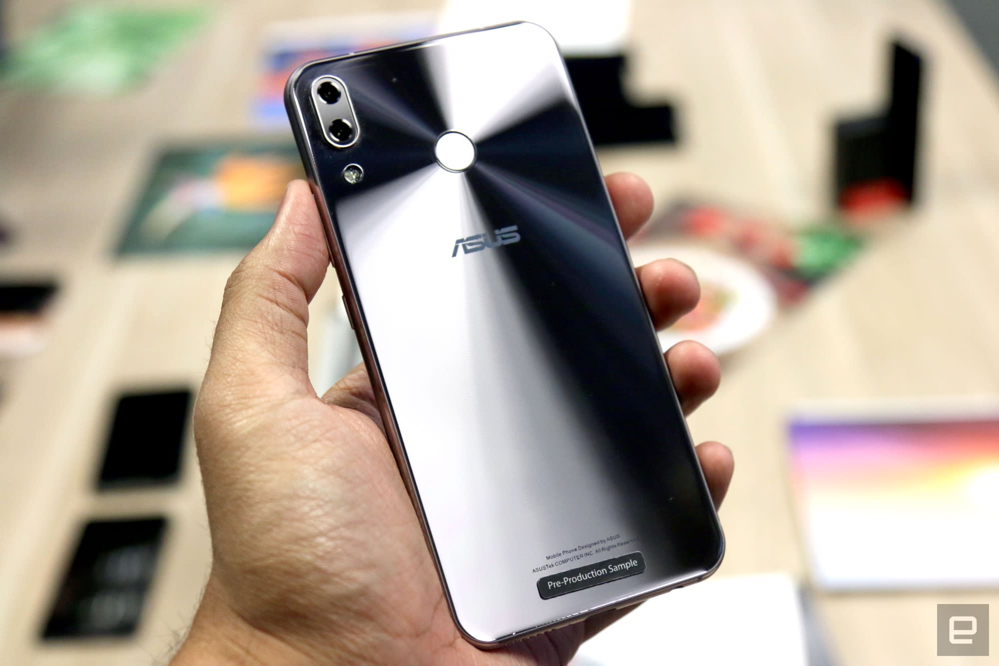 Asus zenfone 10. ASUS Zenfone 5z. Смартфон асус зенфон 5z. Смартфон асус зенфон 5. Асус зенфон 5 z.