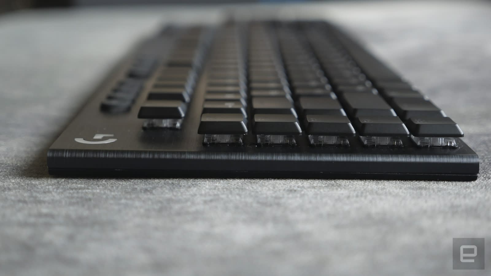 Logitech G813 / G913 薄型機械遊戲鍵盤